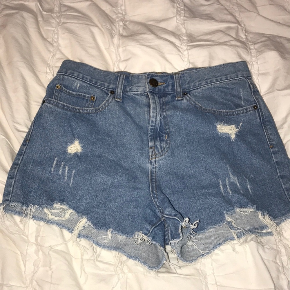 Frayed high waisted jean shorts